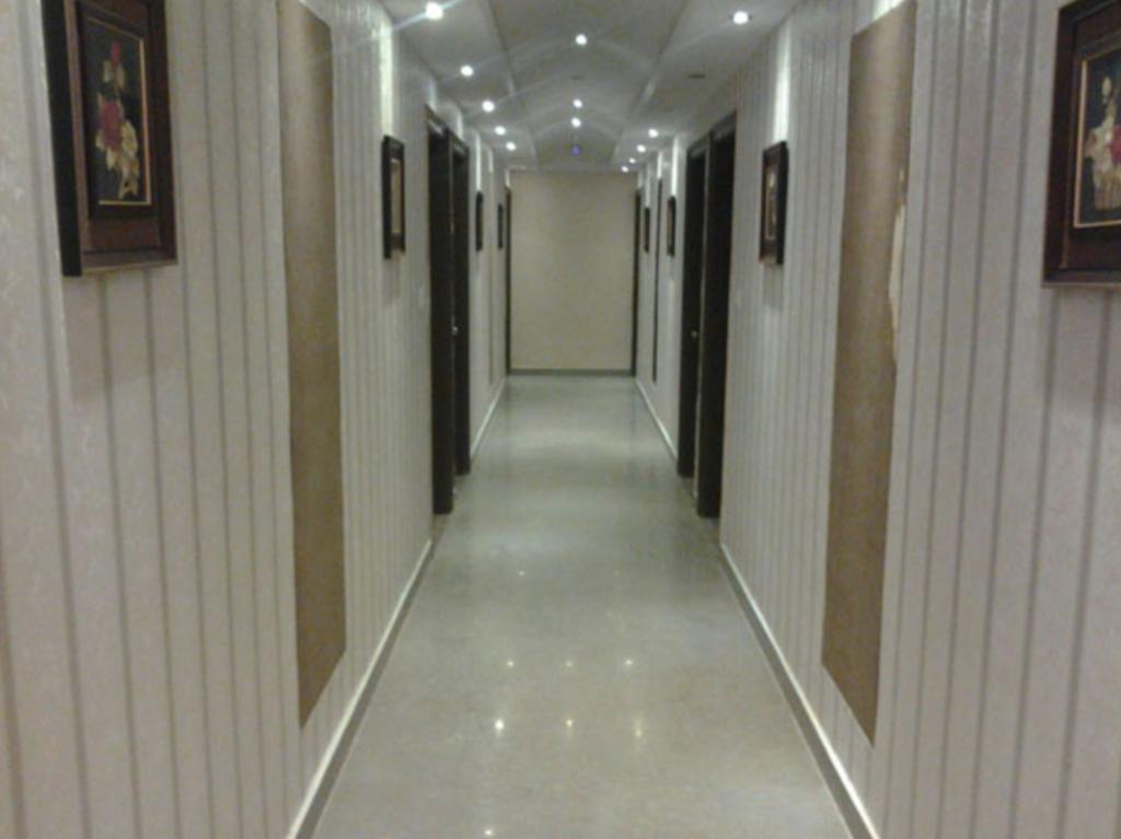 ホテル Le Grand Regency グレーター・ノイダ エクステリア 写真