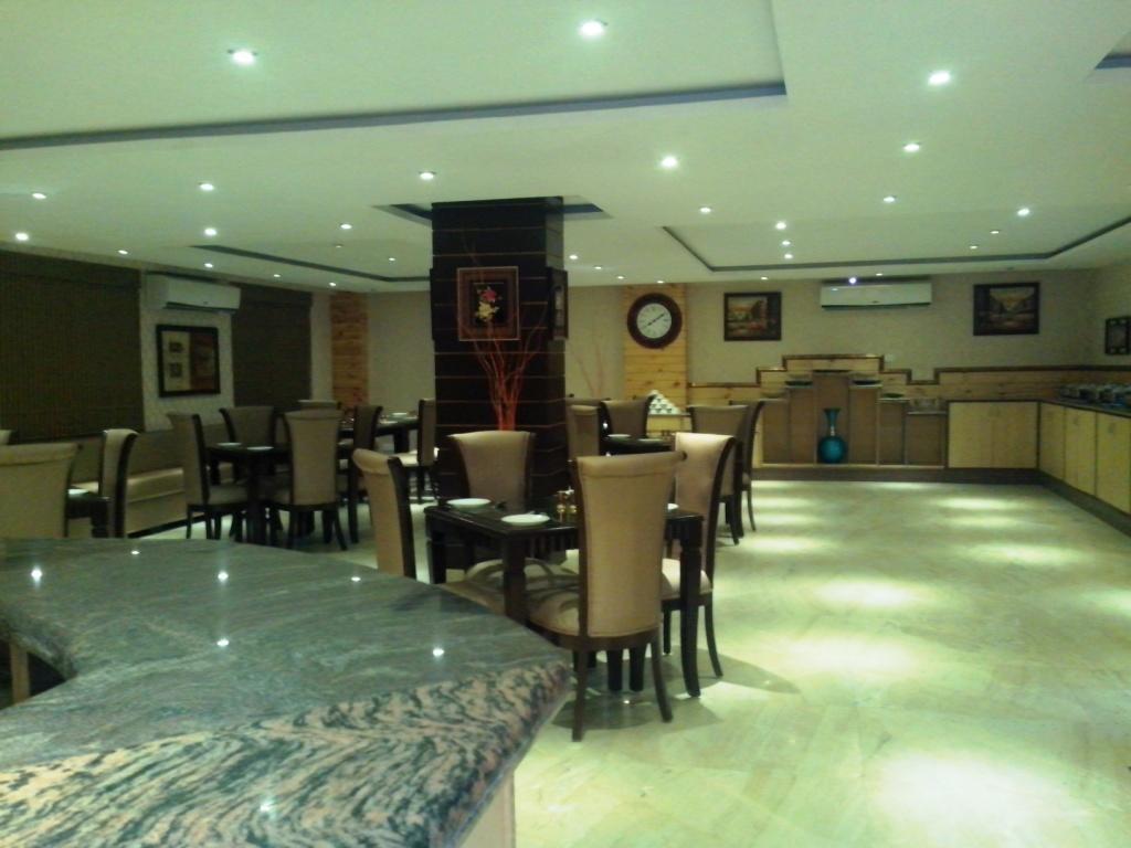 ホテル Le Grand Regency グレーター・ノイダ エクステリア 写真